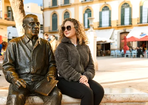 Guide, der fører Picasso historie vandreturen gennem Malagas gamle bydel